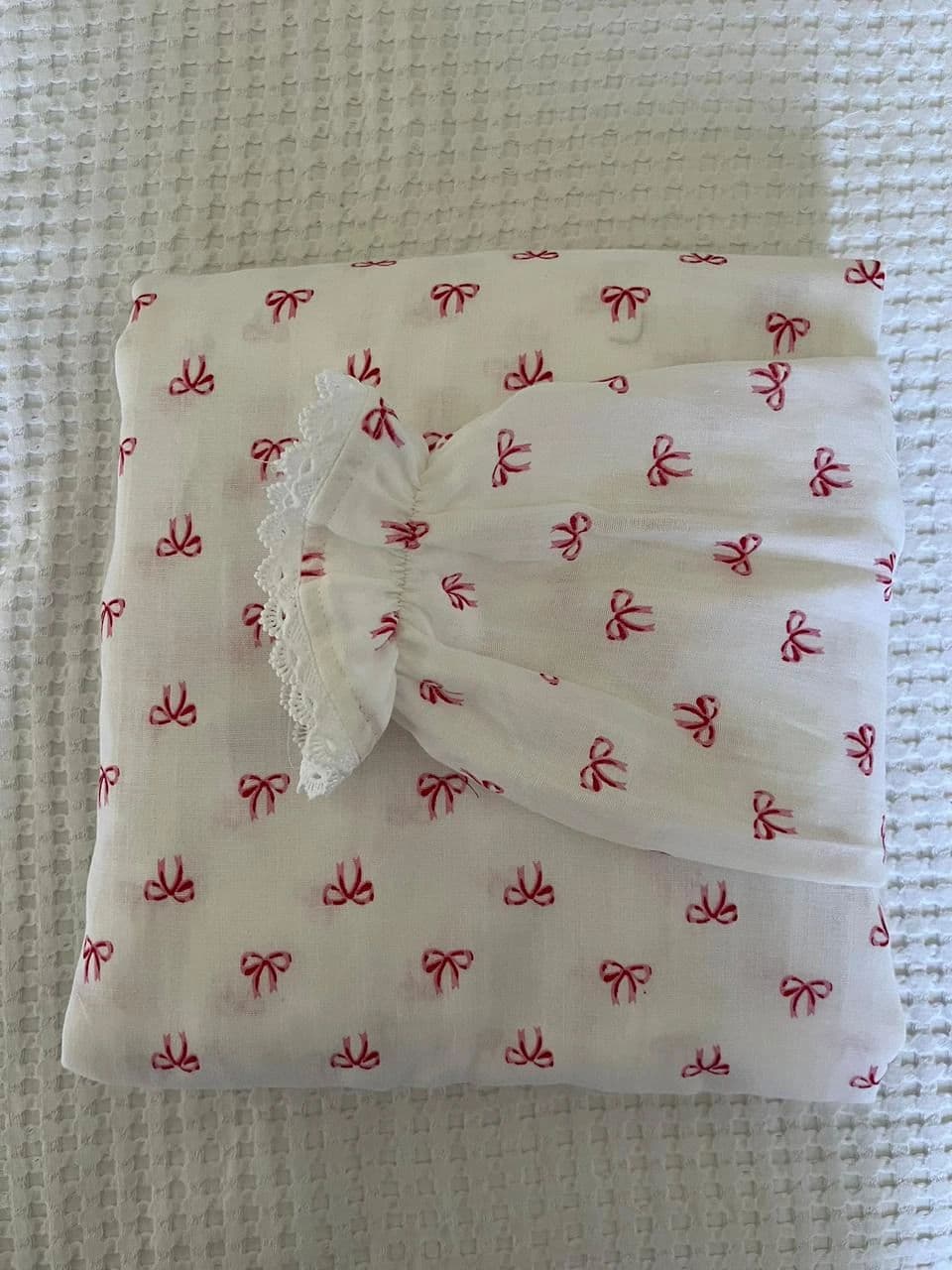Ruby Bow Pehraan